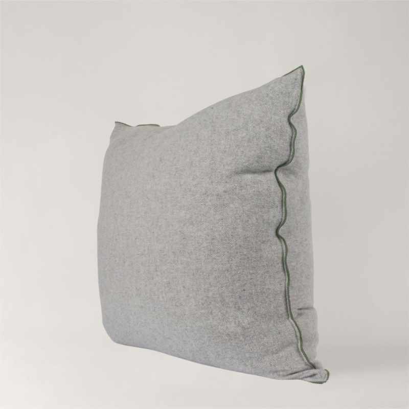 義大利 Bergamo 羊毛抱枕 - 綠